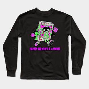 Colchón que desafía a la muerte Long Sleeve T-Shirt